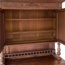 Antiker Buffet-Schrank aus massiver Eiche – aufwändig geschnitzt, ca. 19. Jahrhundert